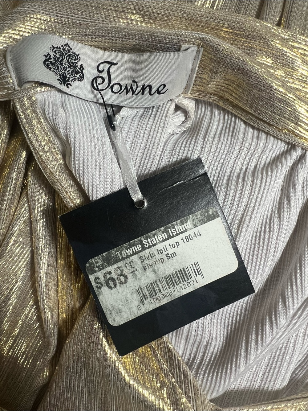 Towne Boutique Gold Metallic Mock Neck Sleeveless Top NWT Size Small - Picture 4 of 5